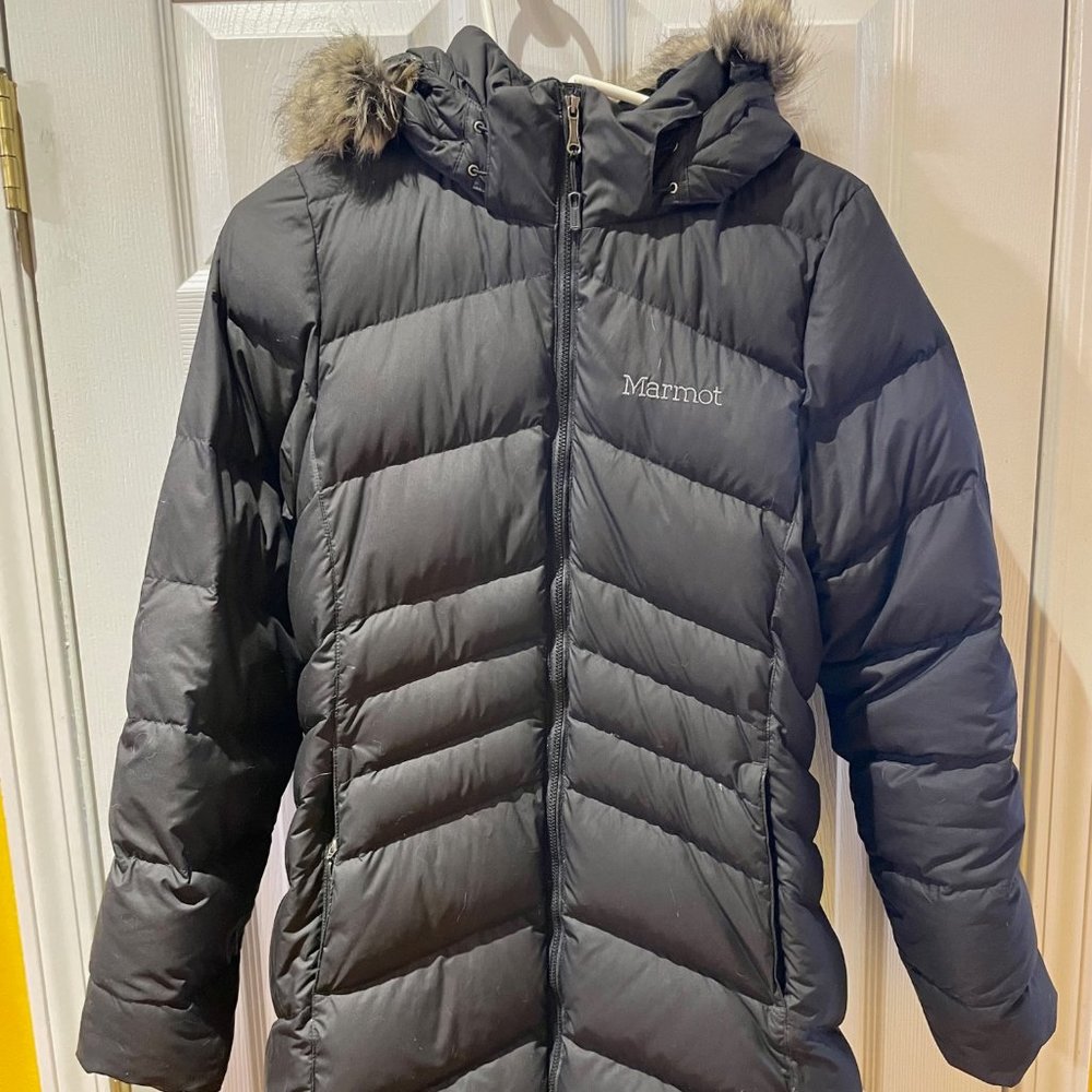 Marmot Duck Down Winter Coat, Ladies size M, Black, good condition.